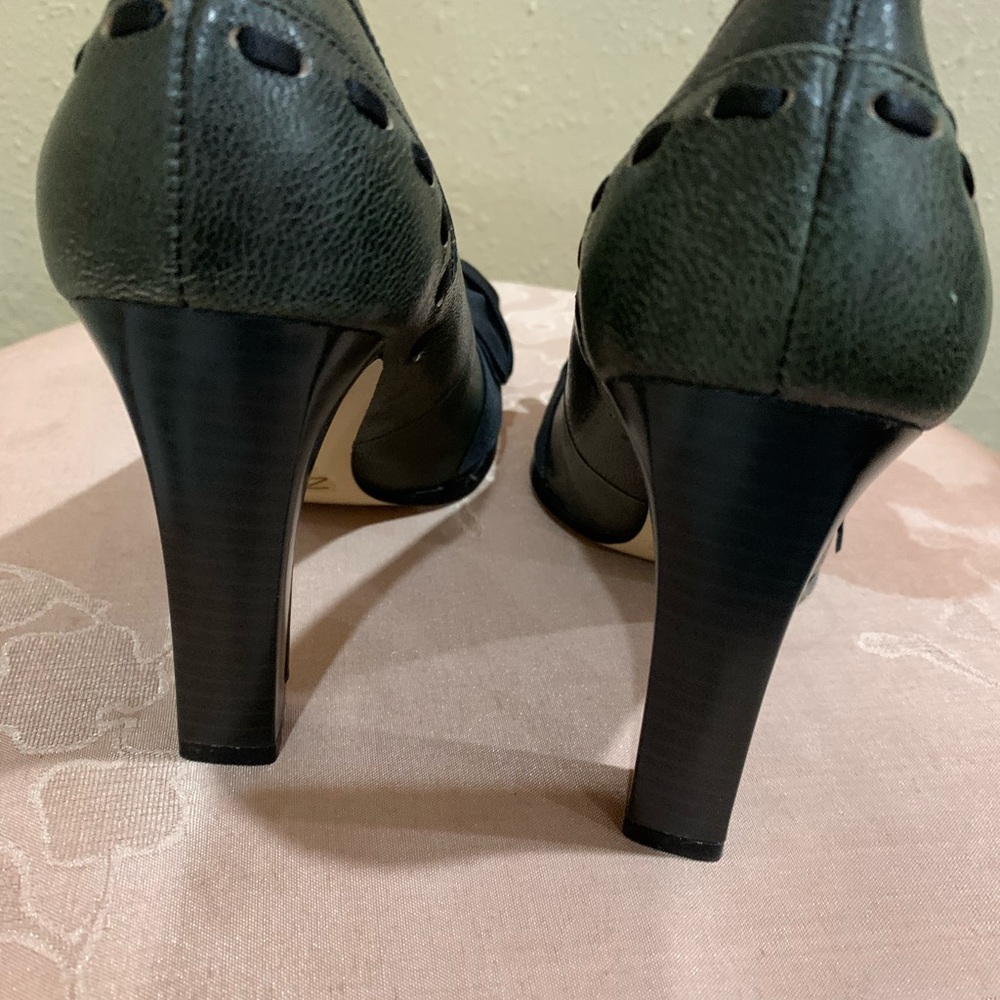 Pumps - Picture 3 of 6